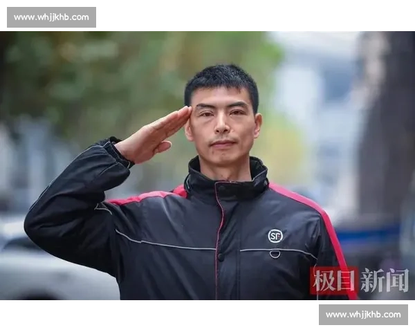 四楼悬窗生死劫!外卖小哥徒手攀楼托举生命 四楼悬窗生死劫!外卖小哥徒手攀楼托举生命